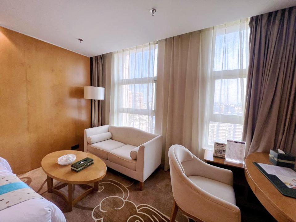 Menshine Gloria Plaza Hotel Shantou Exterior photo