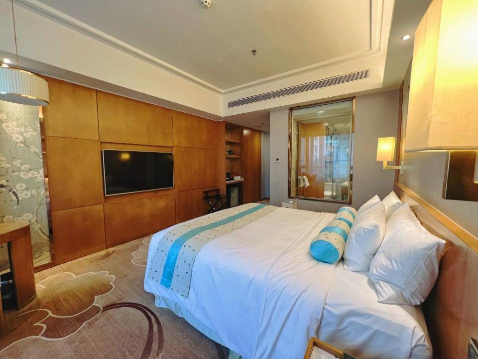 Menshine Gloria Plaza Hotel Shantou Exterior photo