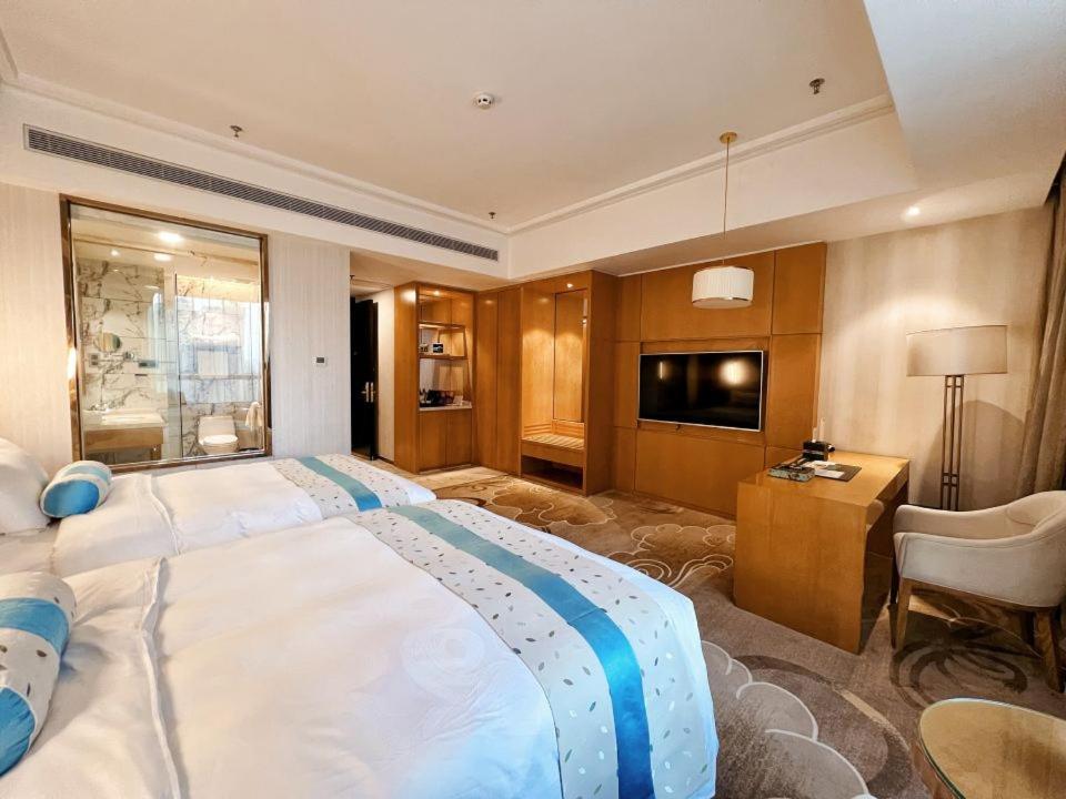 Menshine Gloria Plaza Hotel Shantou Exterior photo