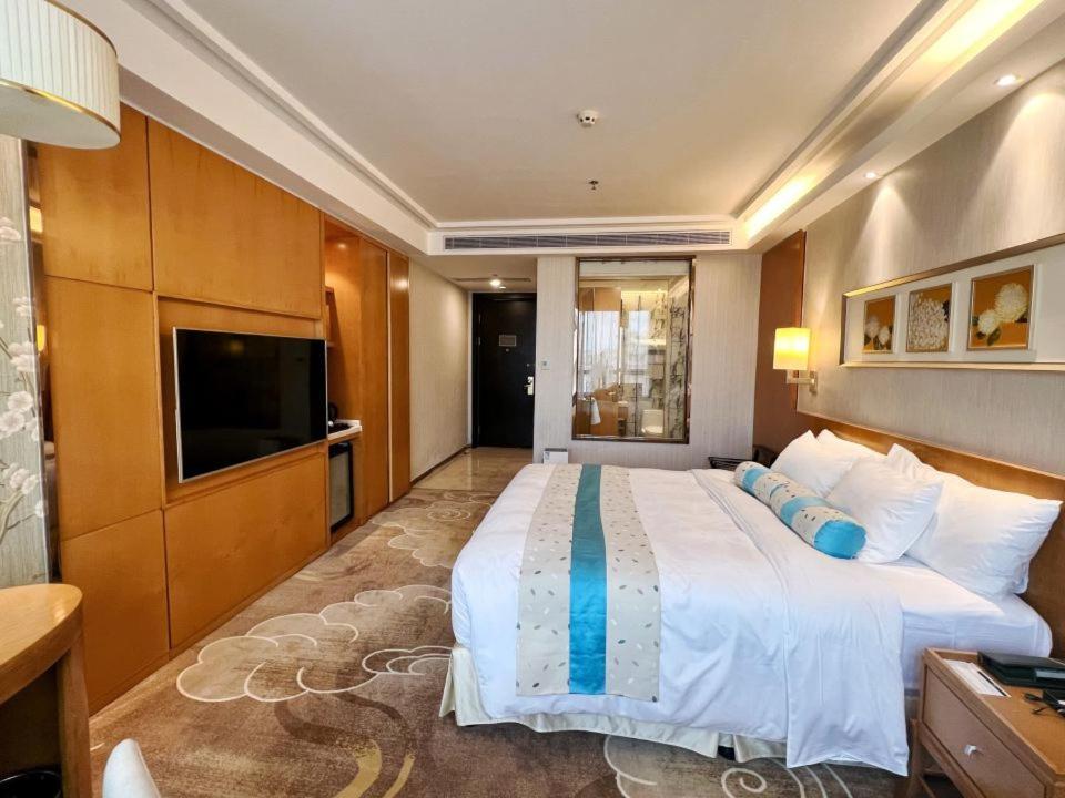 Menshine Gloria Plaza Hotel Shantou Exterior photo